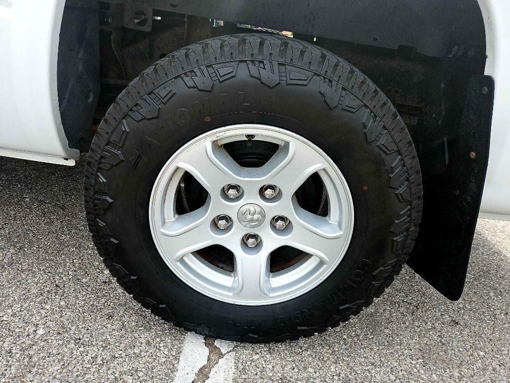 2005 Dodge Dakota Image 30