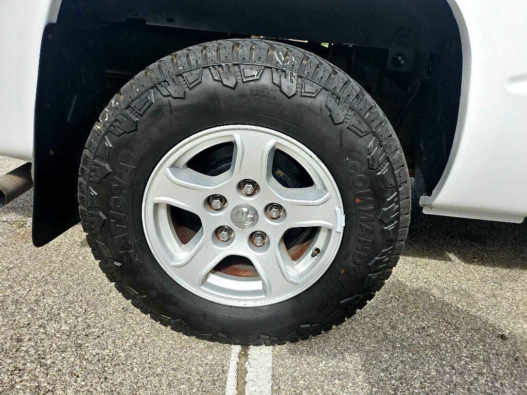 2005 Dodge Dakota Image 34