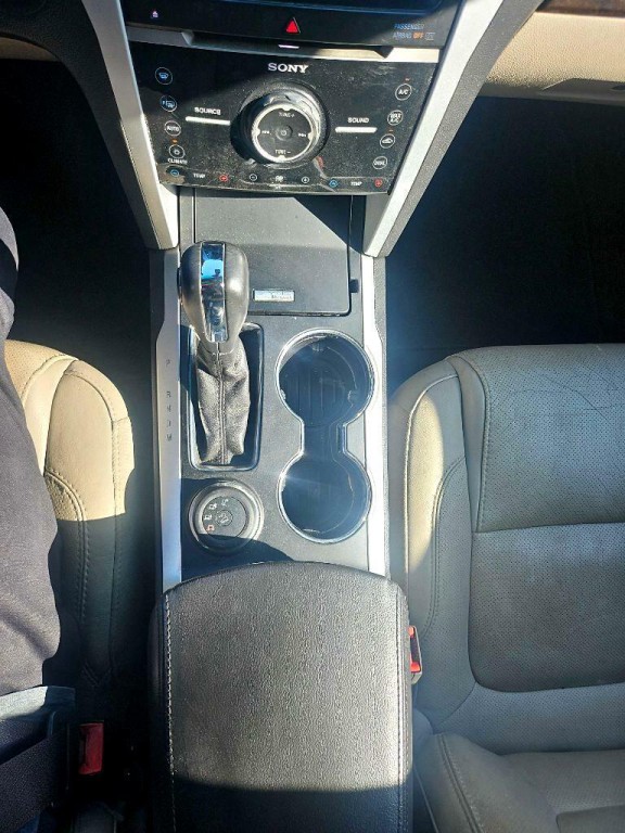 2015 Ford Explorer Image 16