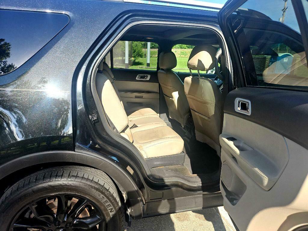 2015 Ford Explorer Image 29