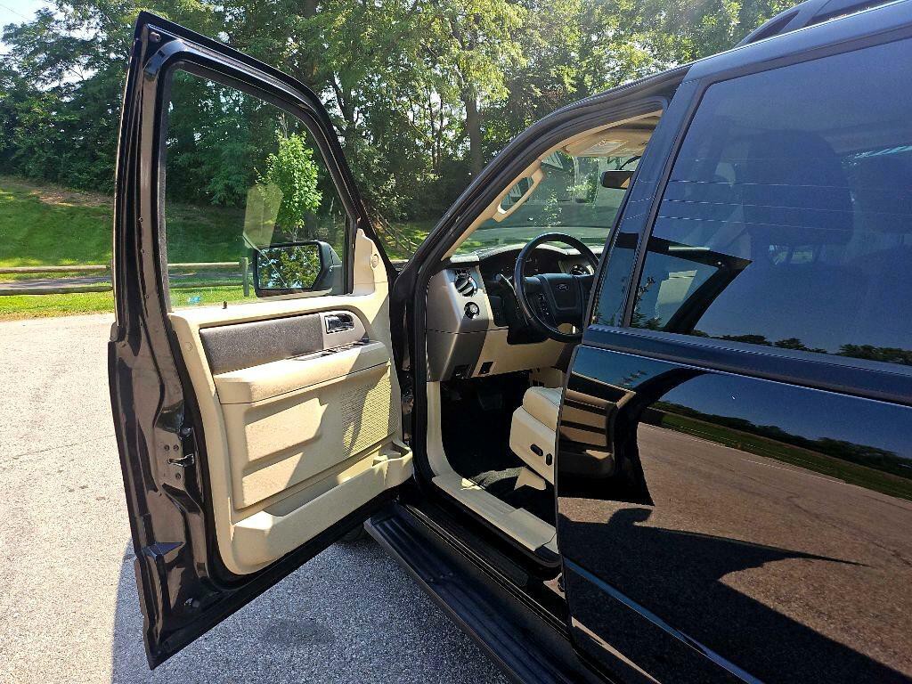 2017 Ford Expedition Image 9