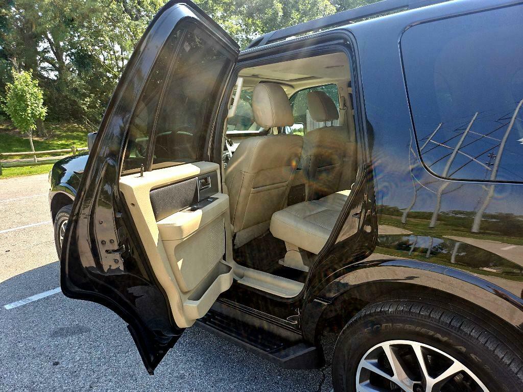 2017 Ford Expedition Image 25