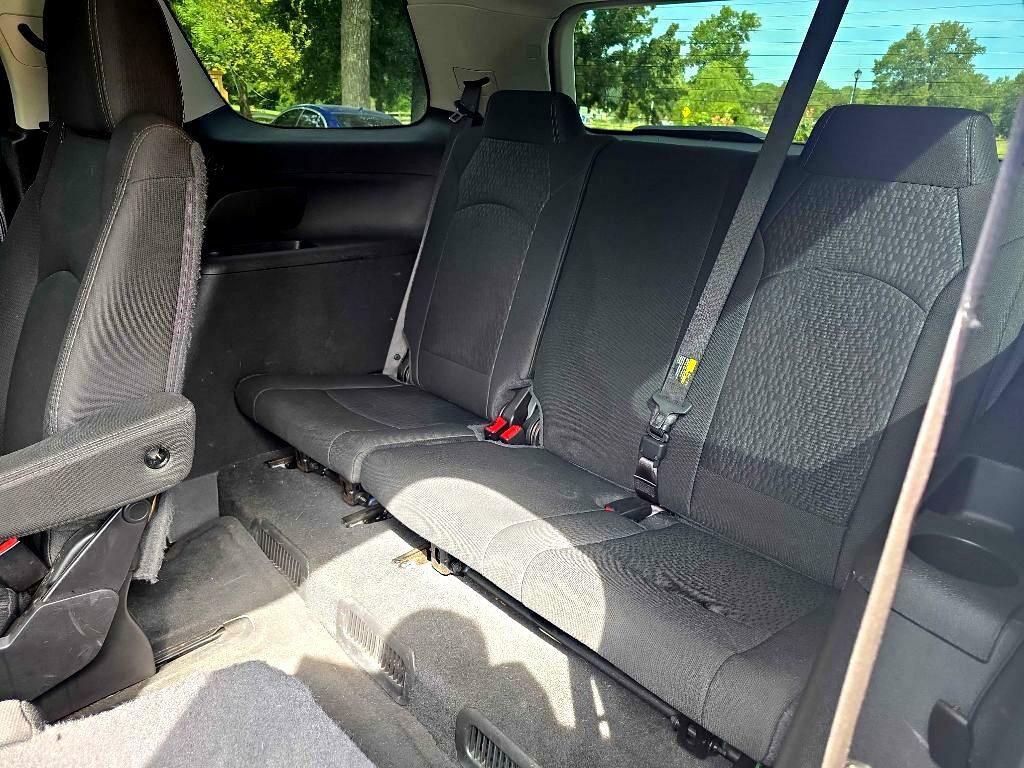 2016 GMC Acadia Image 26