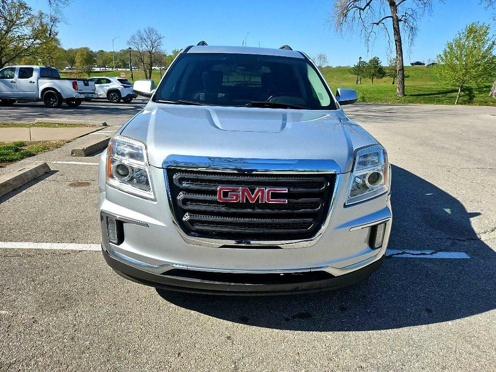 2016 GMC Terrain Image 2