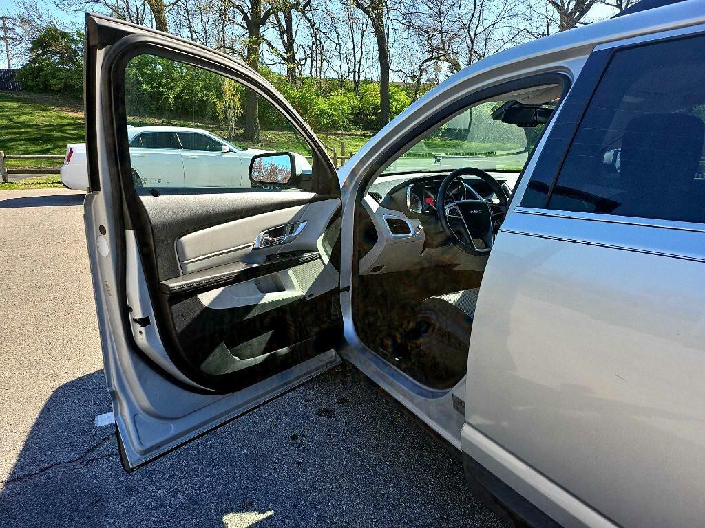 2016 GMC Terrain Image 9