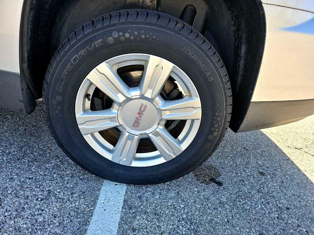 2016 GMC Terrain Image 32