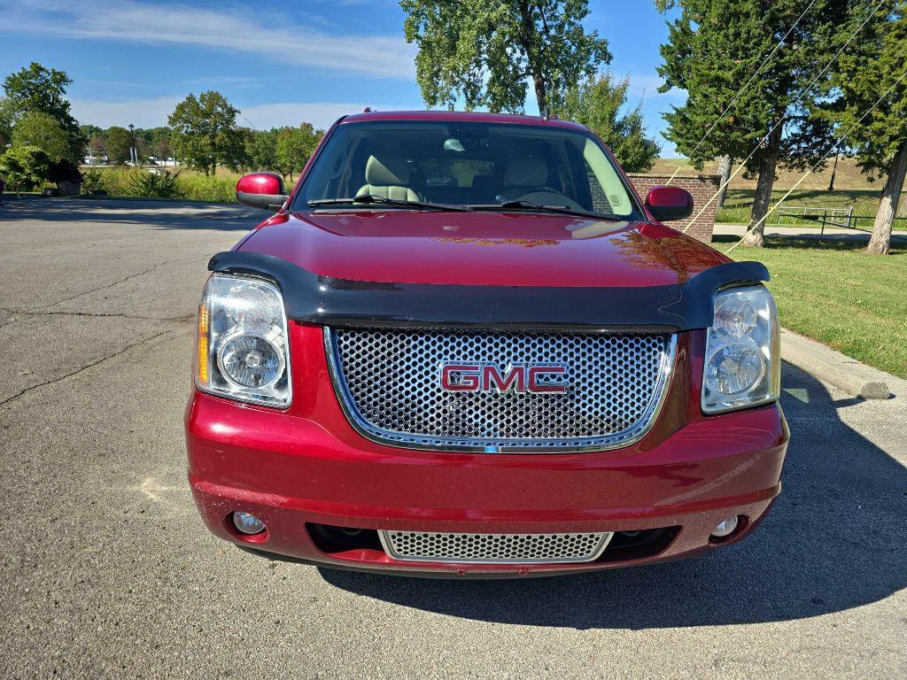 2008 GMC Yukon Image 2