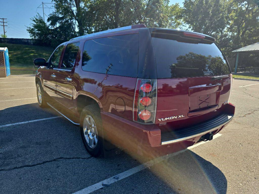 2008 GMC Yukon Image 7