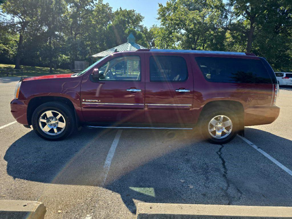 2008 GMC Yukon Image 8