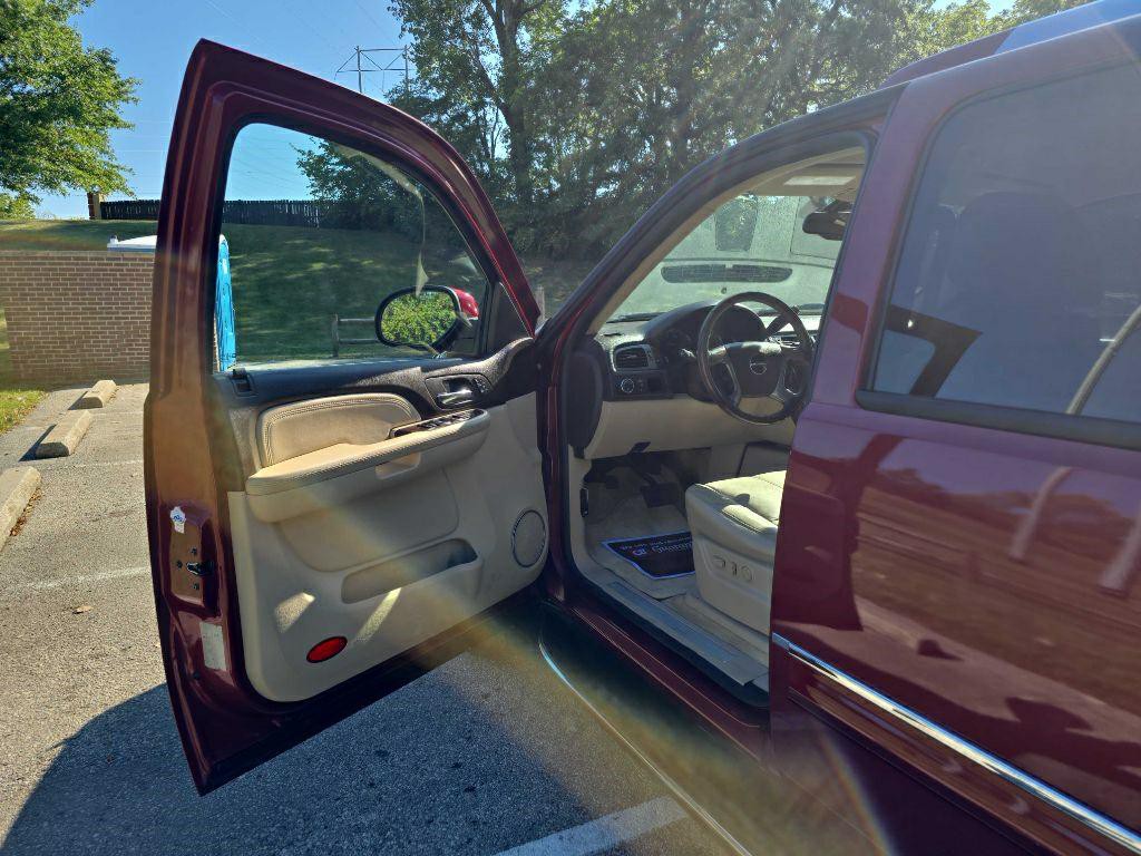 2008 GMC Yukon Image 9