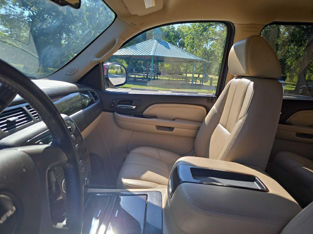 2008 GMC Yukon Image 12