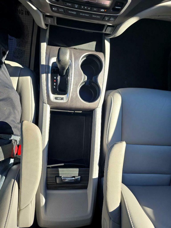 2016 Honda Pilot Image 18