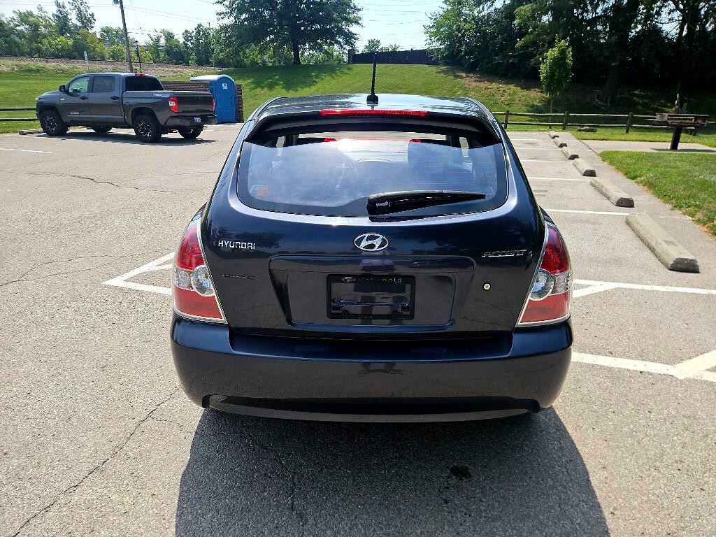 2011 Hyundai Accent Image 6