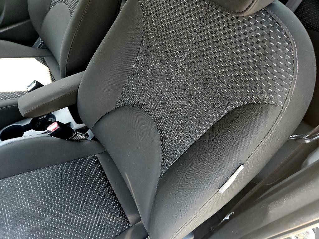 2011 Hyundai Accent Image 20