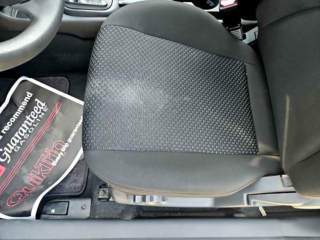 2011 Hyundai Accent Image 21