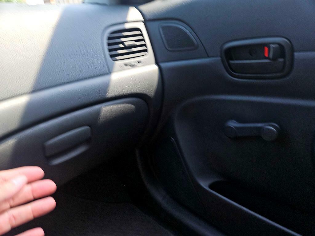 2011 Hyundai Accent Image 28