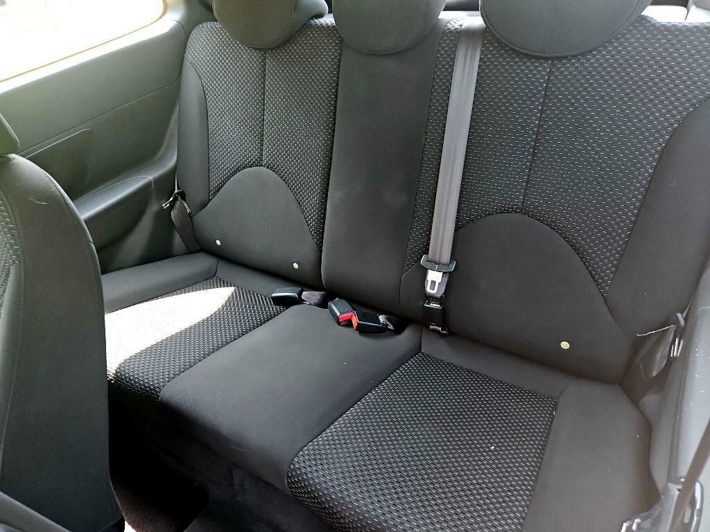 2011 Hyundai Accent Image 32