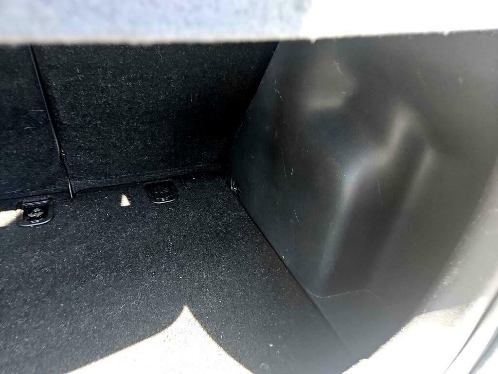 2011 Hyundai Accent Image 37