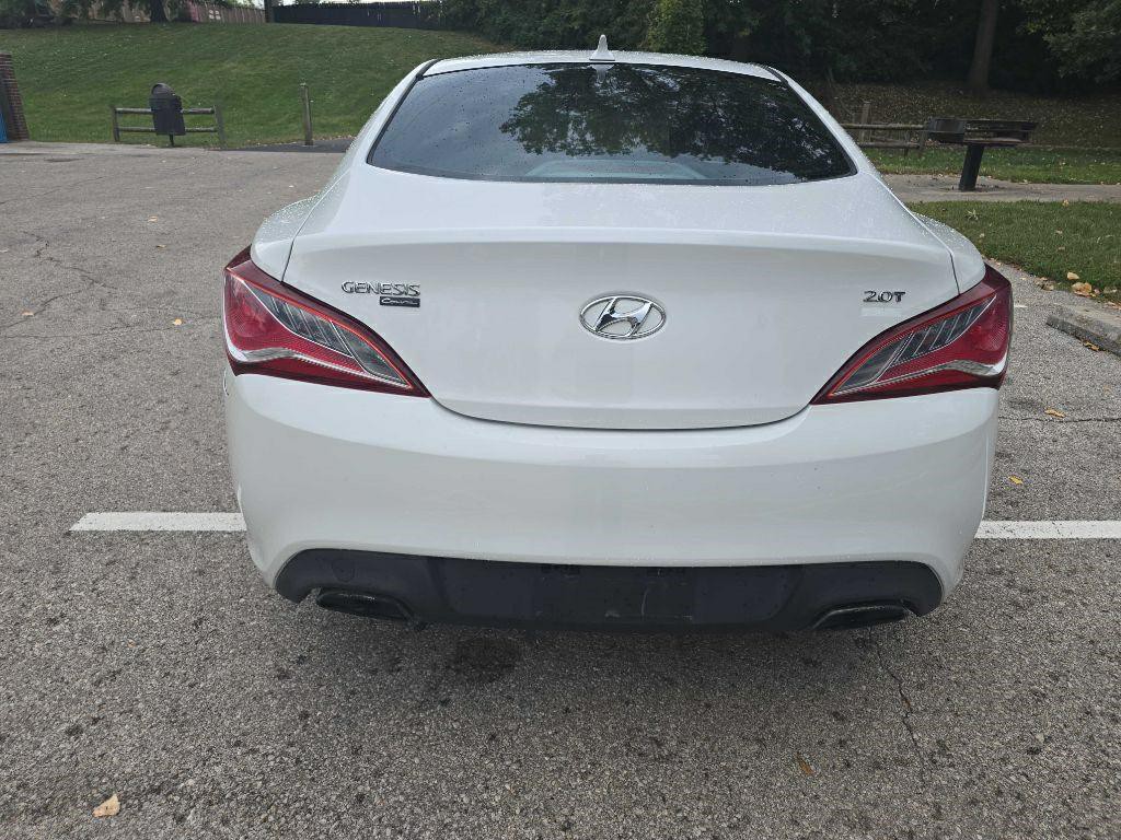 2013 Hyundai Genesis Image 6