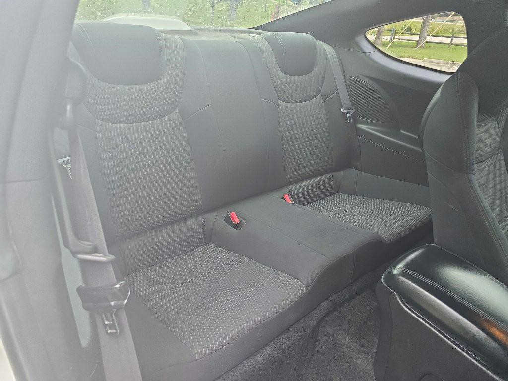 2013 Hyundai Genesis Image 23