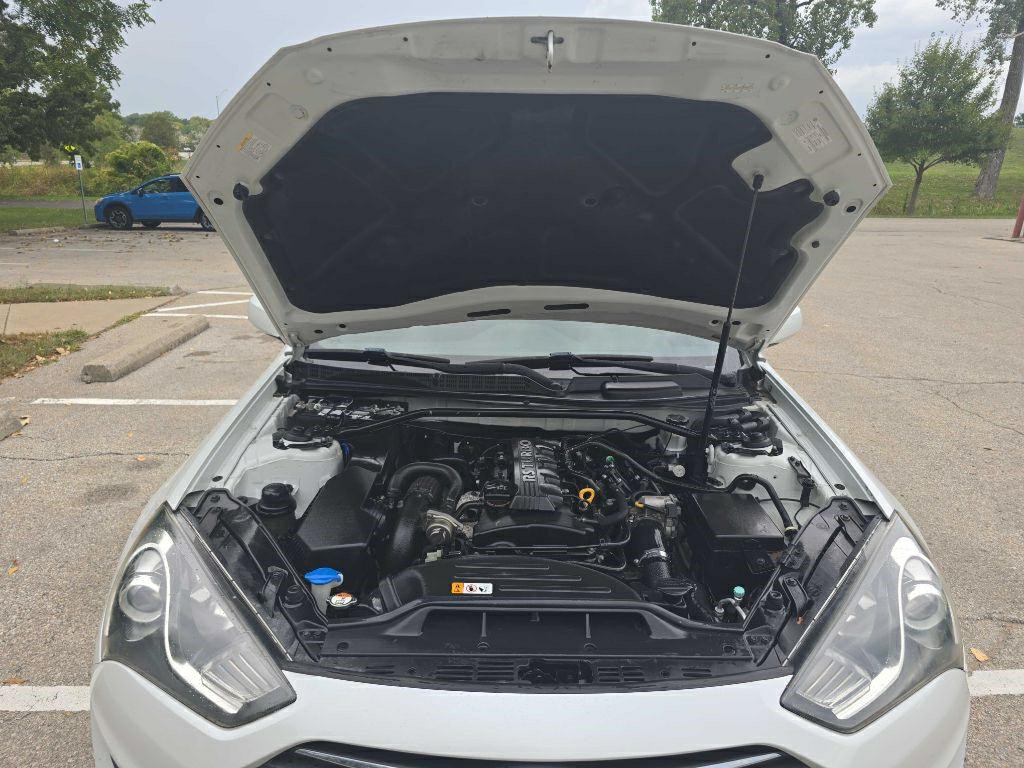 2013 Hyundai Genesis Image 35