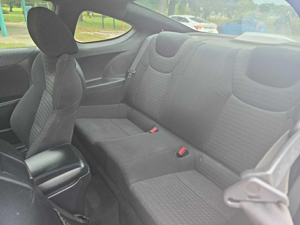 2013 Hyundai Genesis Image 13