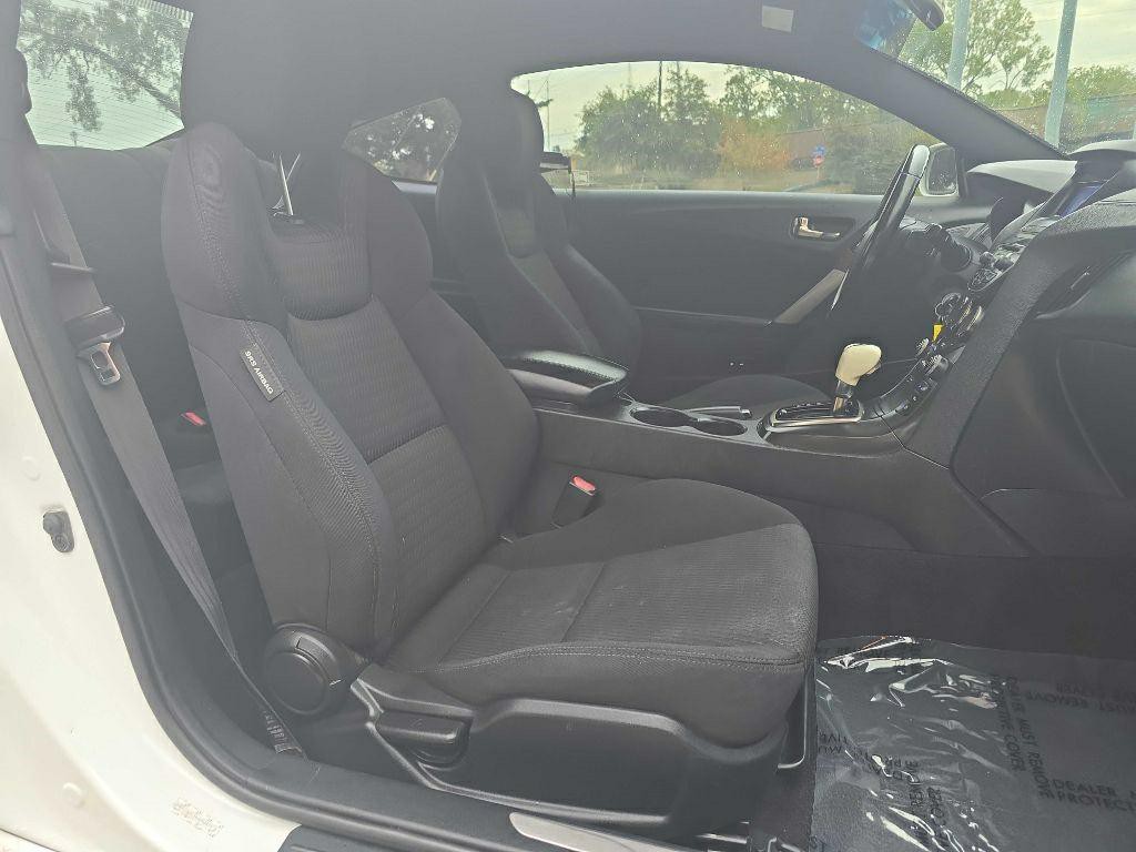 2013 Hyundai Genesis Image 20