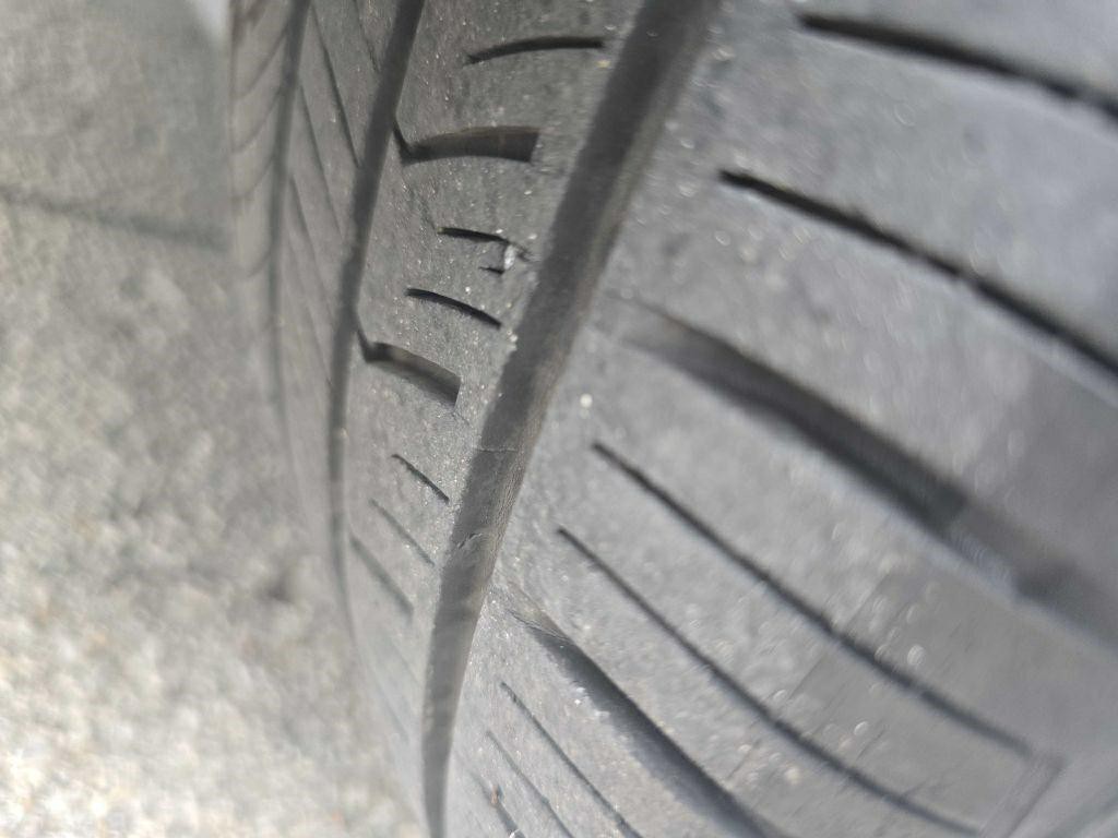 2013 Hyundai Genesis Image 33