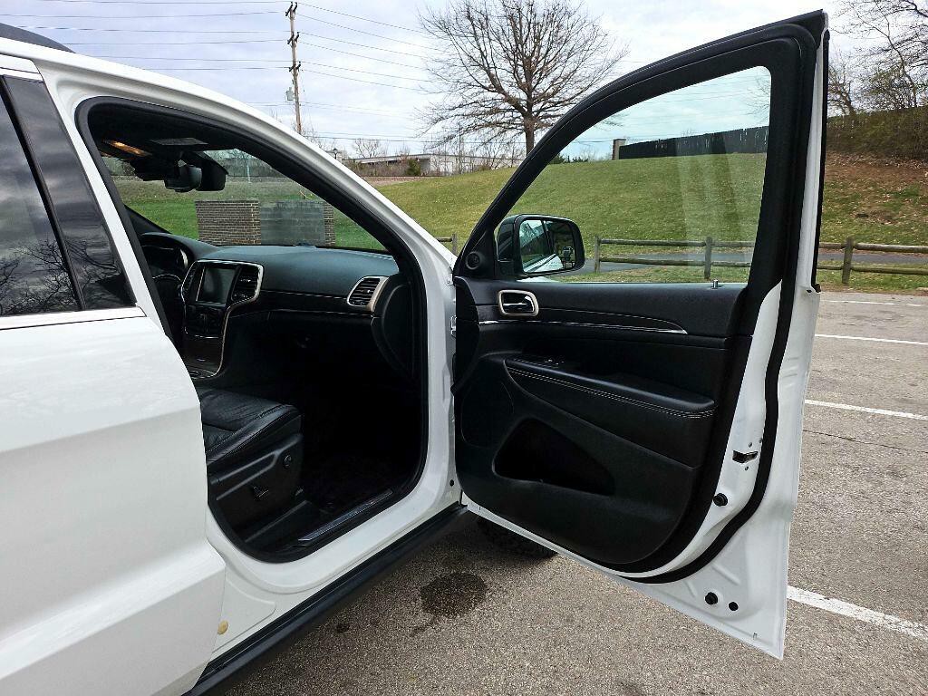 2015 Jeep Grand Cherokee Image 18