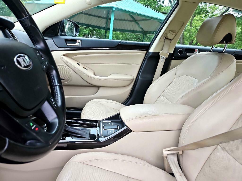 2014 Kia Cadenza Image 12
