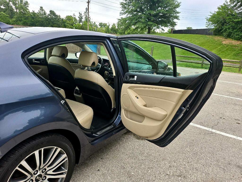 2014 Kia Cadenza Image 25