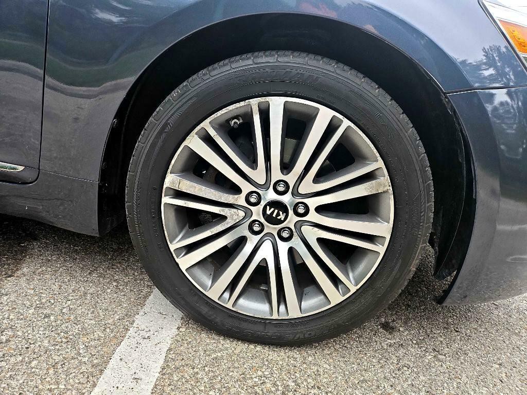 2014 Kia Cadenza Image 32