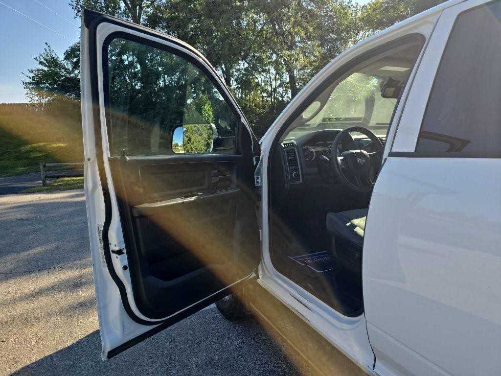 2016 RAM 2500 Image 9