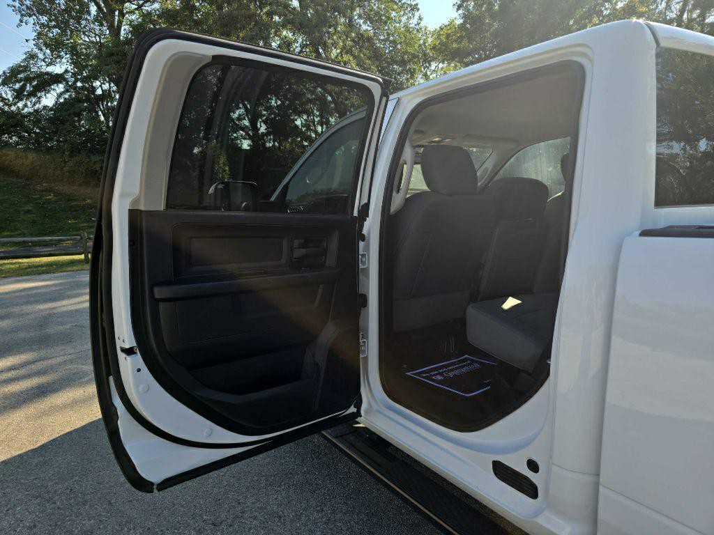 2016 RAM 2500 Image 23