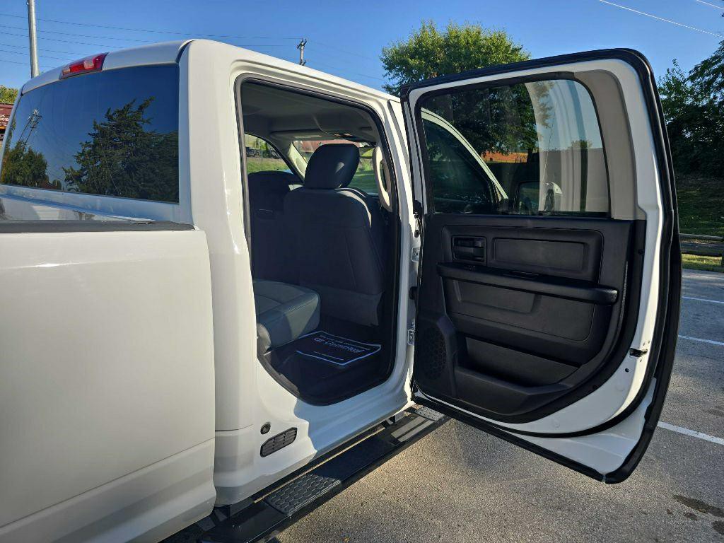 2016 RAM 2500 Image 26