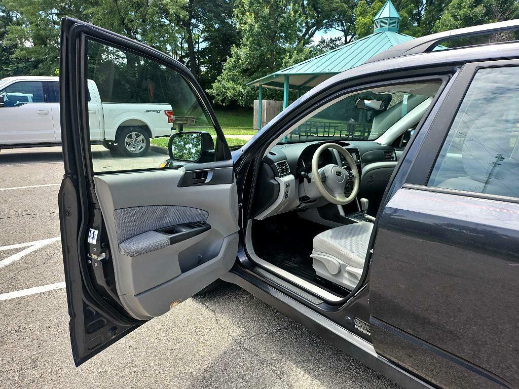 2012 Subaru Forester Image 9