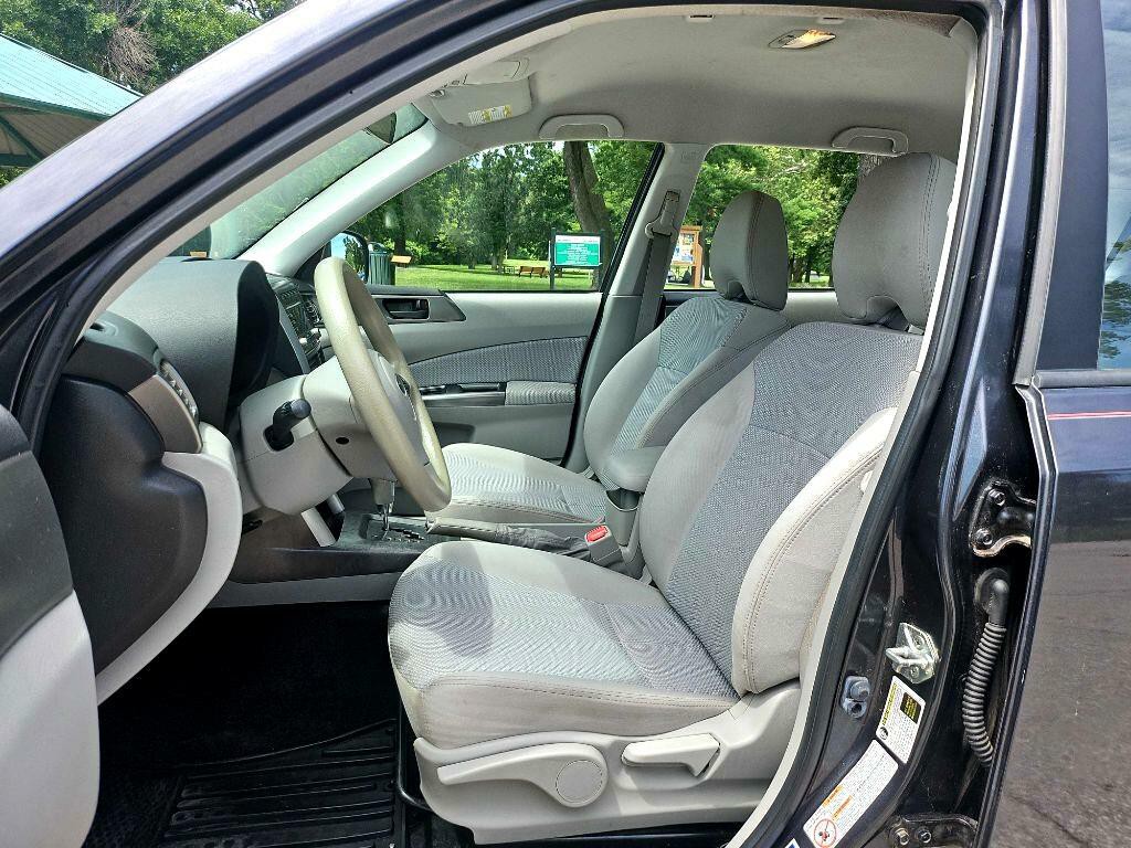 2012 Subaru Forester Image 11