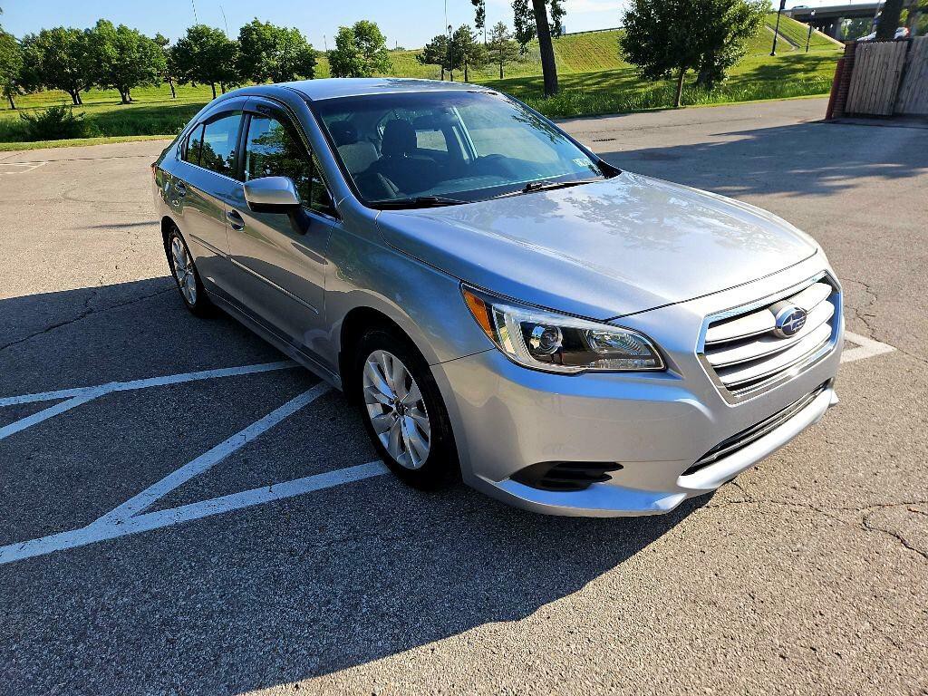 2016 Subaru Legacy Image 3
