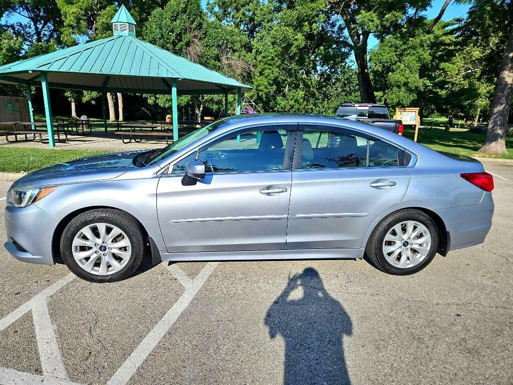 2016 Subaru Legacy Image 4
