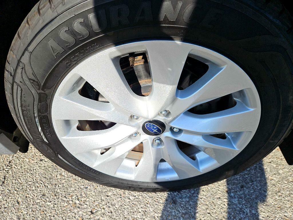 2016 Subaru Legacy Image 11