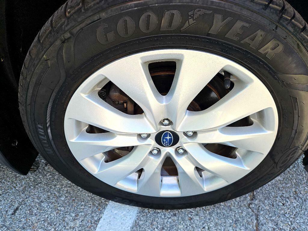 2016 Subaru Legacy Image 16