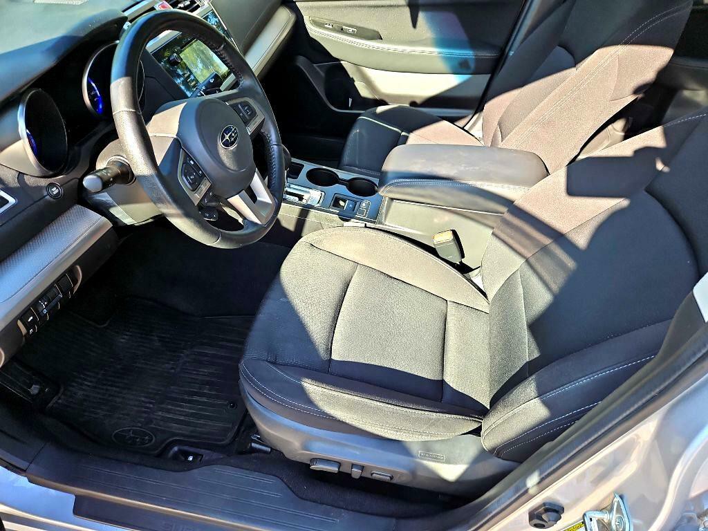 2016 Subaru Legacy Image 17
