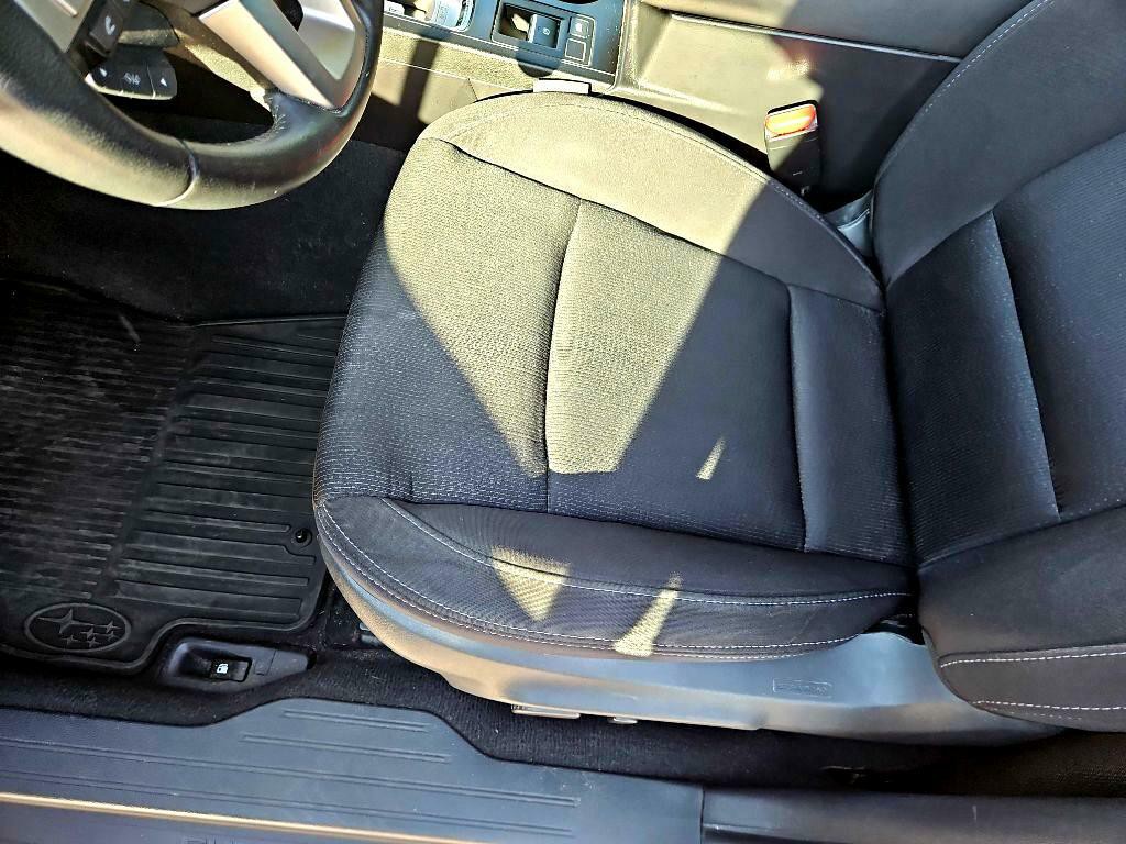 2016 Subaru Legacy Image 19