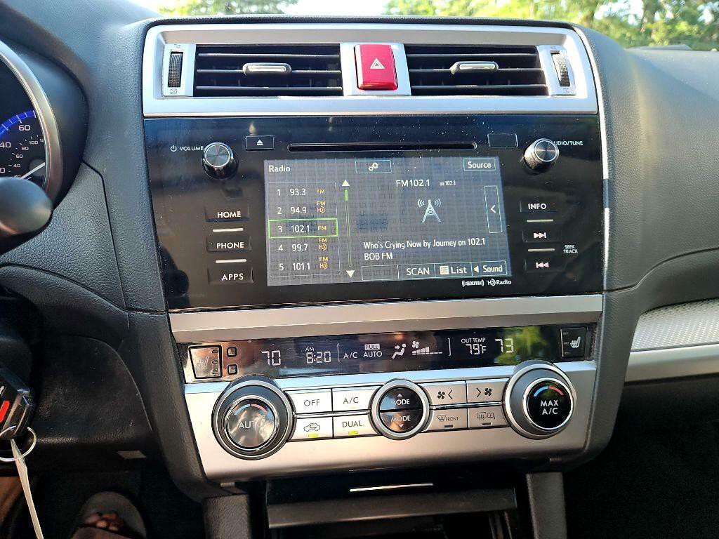 2016 Subaru Legacy Image 24