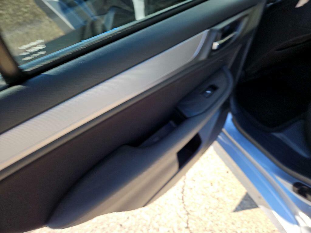 2016 Subaru Legacy Image 30