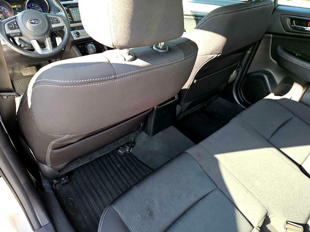 2016 Subaru Legacy Image 32