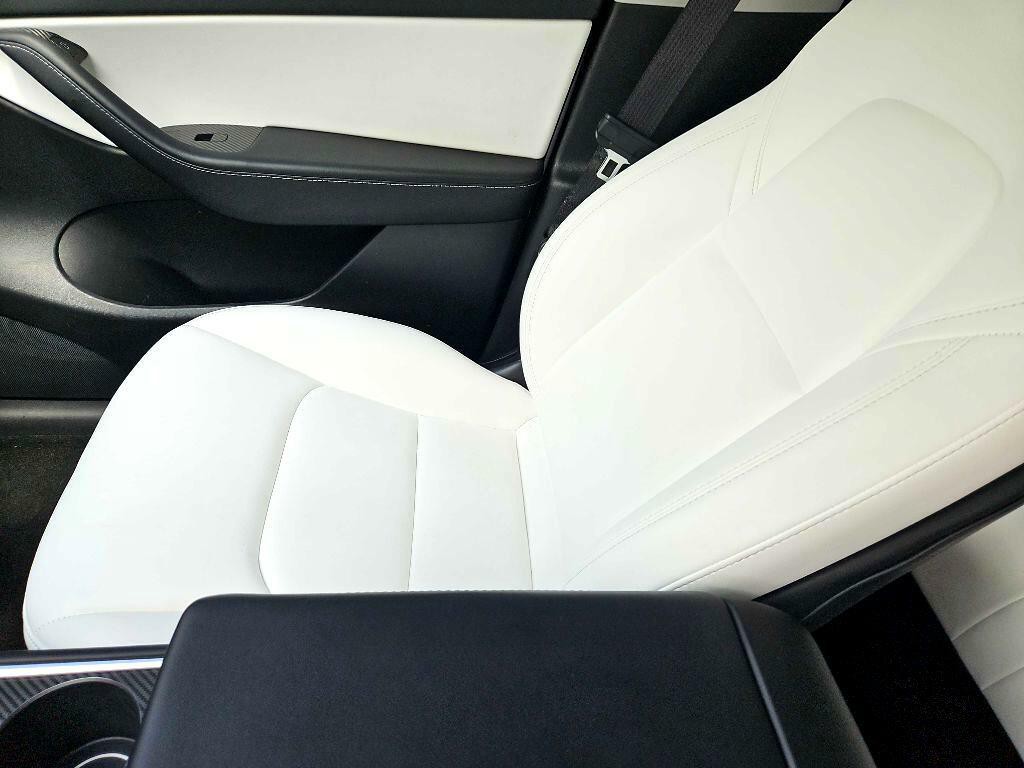 2021 Tesla Model Y Image 21