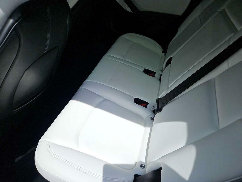 2021 Tesla Model Y Image 27