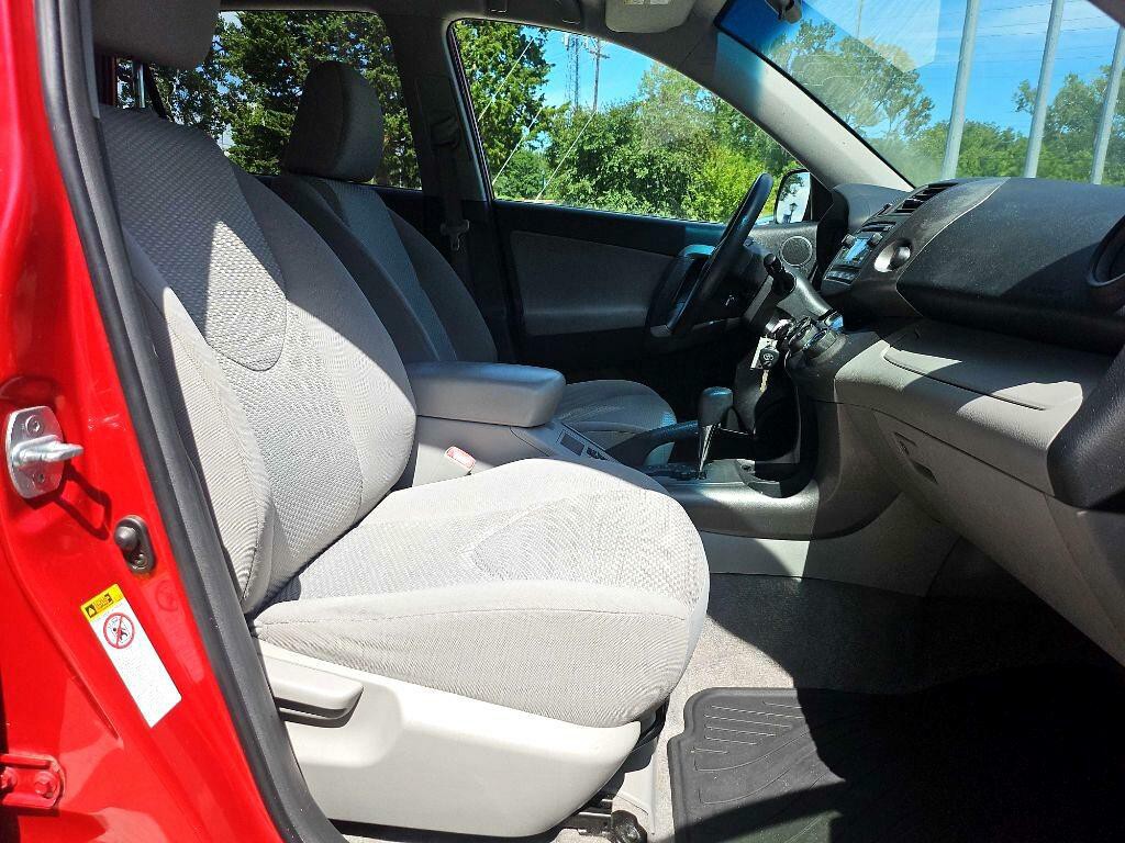 2012 Toyota Rav4 Image 21