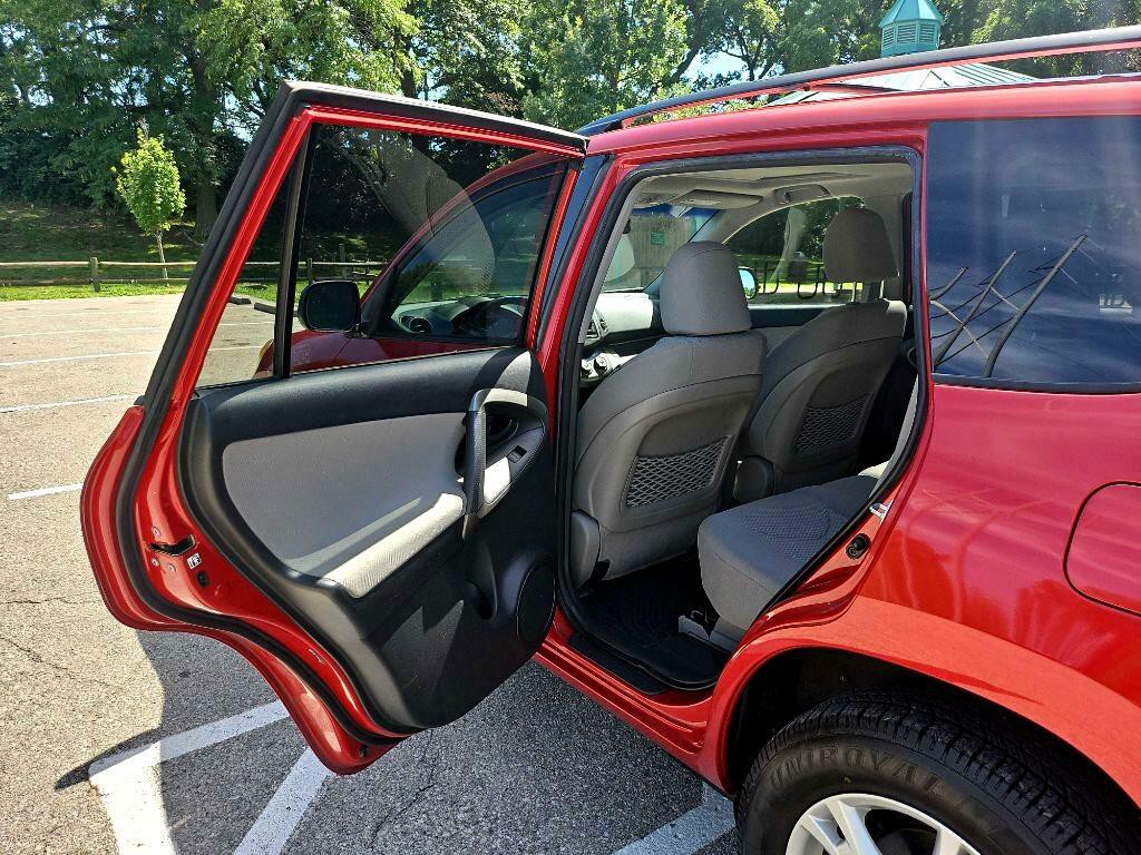 2012 Toyota Rav4 Image 24